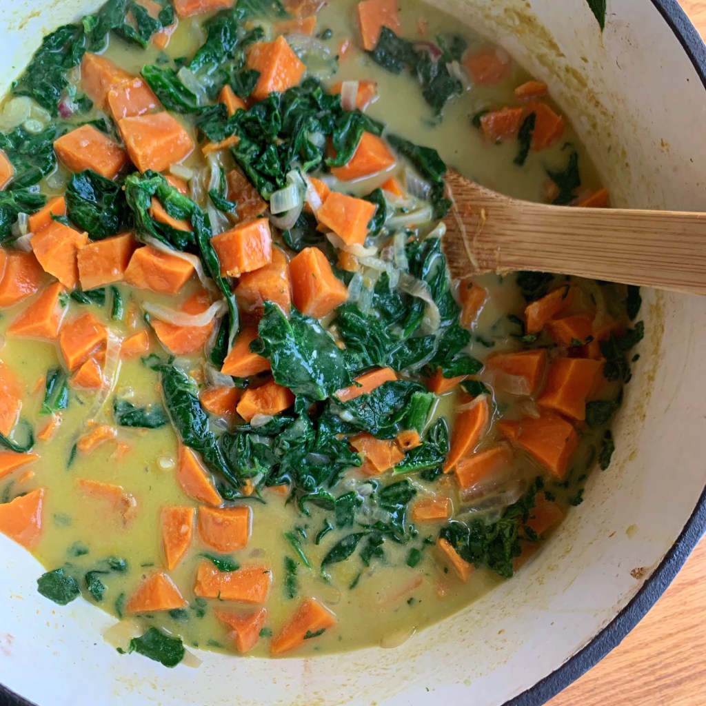 Easy Creamy Thai Curry with Sweet Potatoes and Spinach | Roxana's Kitchen
